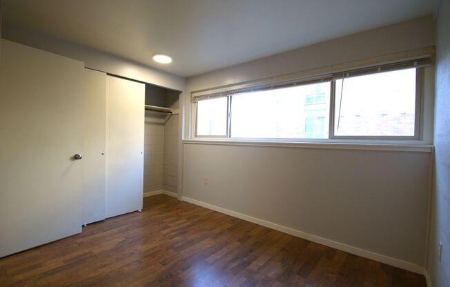 1 bed, 1 bath, 393 sqft, $1,195, Unit 215