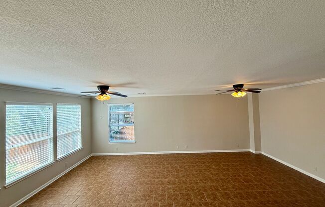Beautiful Spacious Home on a Quiet Street in Desirable Steiner Ranch!!!