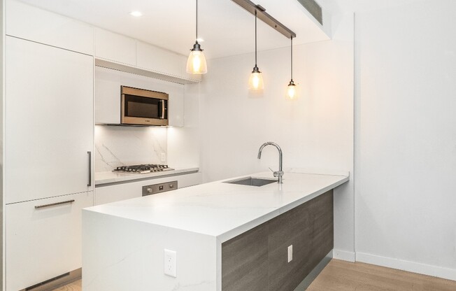 505 W 43 ST