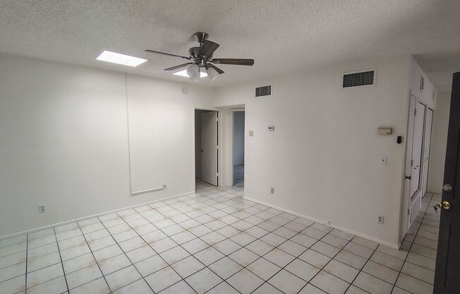 5905 E. Sun County Blvd. (85712)