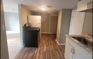 1 bed, 1 bath, 800 sqft, $600, Unit UPFRT/#3