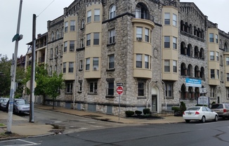 Stoneleigh Court Apartments
