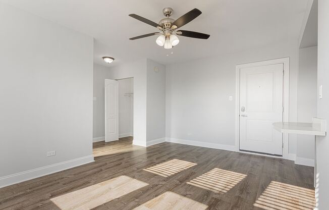 1 bed, 1 bath, 446 sqft, $1,700, Unit 303