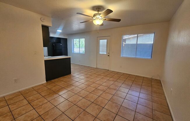 2 beds, 1 bath, 800 sqft, $1,425