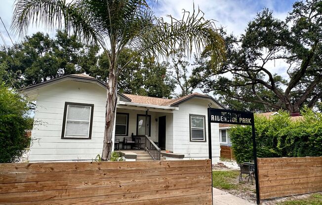 Flats at Riverside Park