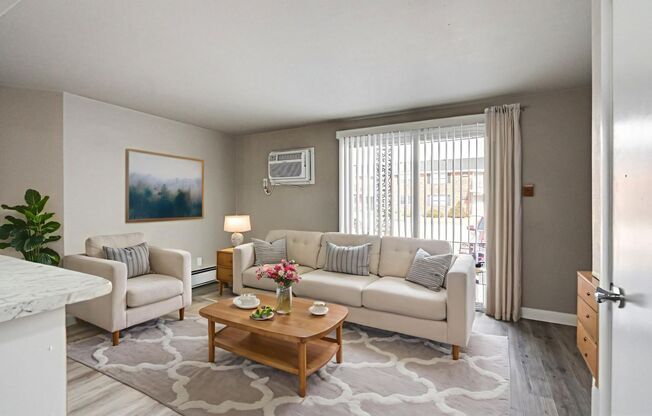 1 bed, 1 bath, 582 sqft, $949, Unit 2251-04