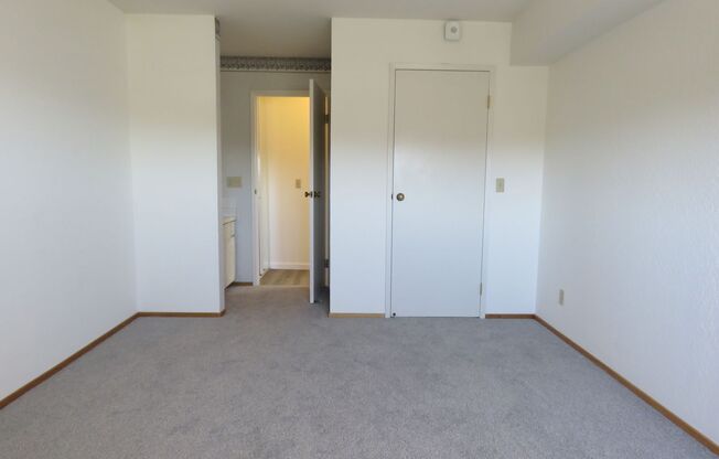 2 beds, 1.5 baths, $3,575, Unit 2033 Castro #32