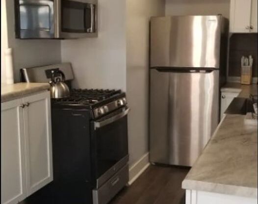 Studio, 1 bath, 700 sqft, $1,500, Unit 702