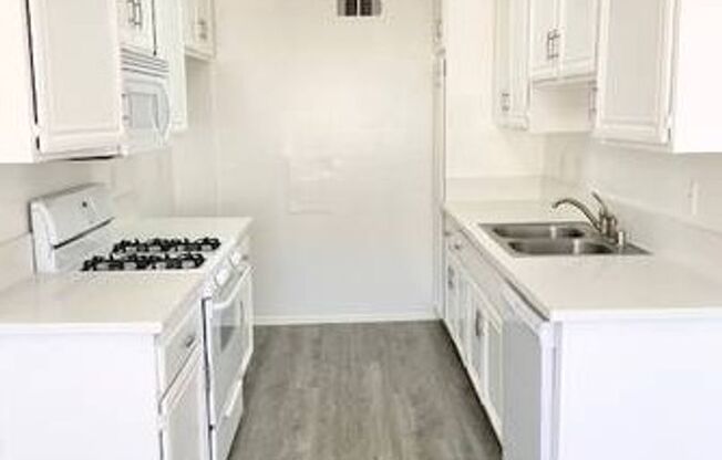 10934 Huston St.