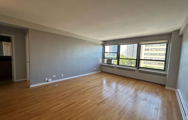 1 bed, 1 bath, 700 sqft, $1,950, Unit 418-0912