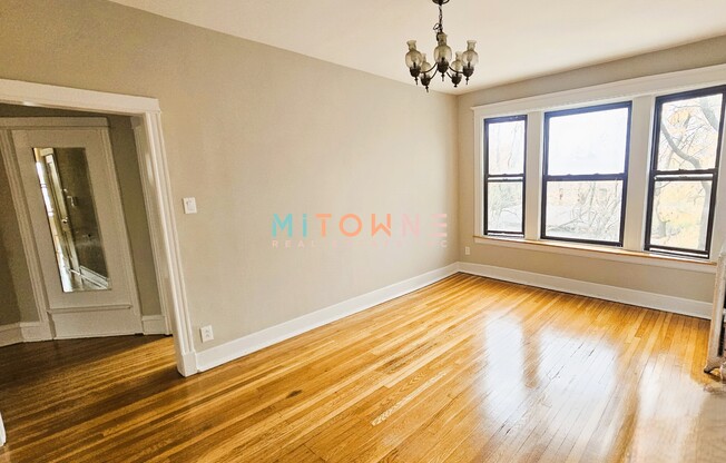 1100 W BERWYN