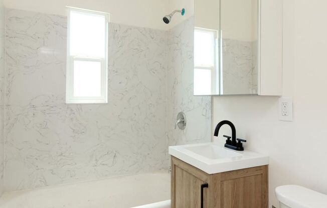 Studio, 1 bath, 300 sqft, $1,912, Unit 103