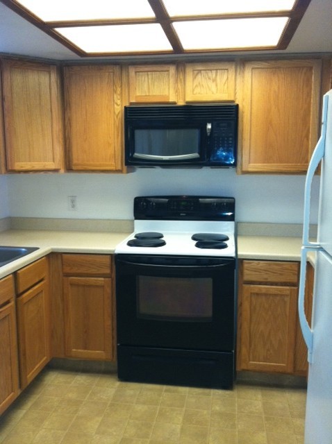 2 beds, 2 baths, $975, Unit # B 6