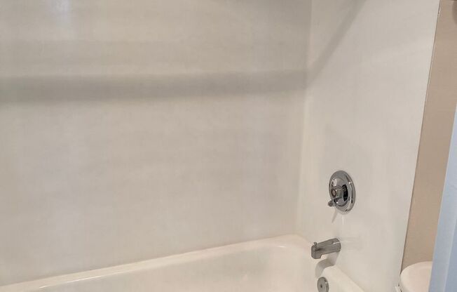 2 beds, 1 bath, 720 sqft, $1,825, Unit 322