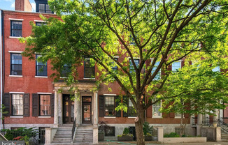 Welcome to Historical Portico Row