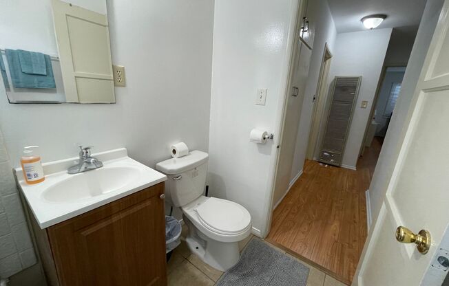 1 bed, 1 bath, 675 sqft, $2,195, Unit 8761 1/2 Reading Ave