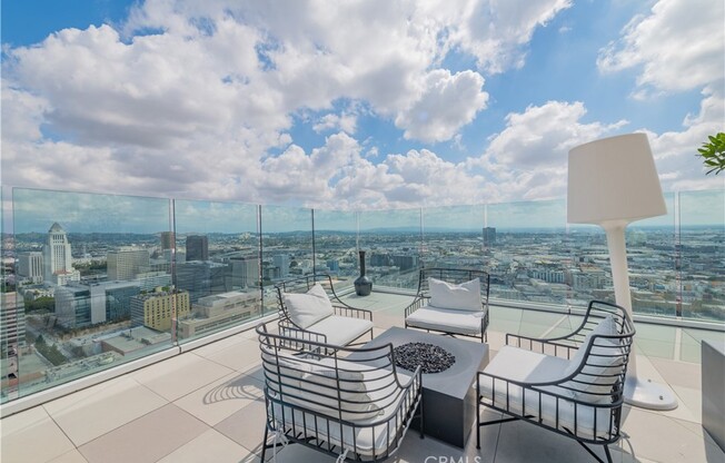 1 bed, 1 bath, 711 sqft, $2,800, Unit 1414