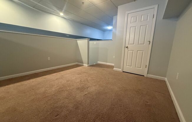 1 bed, 1 bath, 435 sqft, $1,725, Unit 220