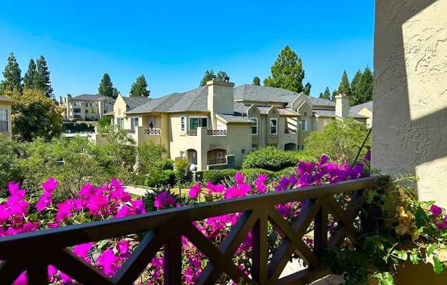 Lovely Spacious Eastlake Condo