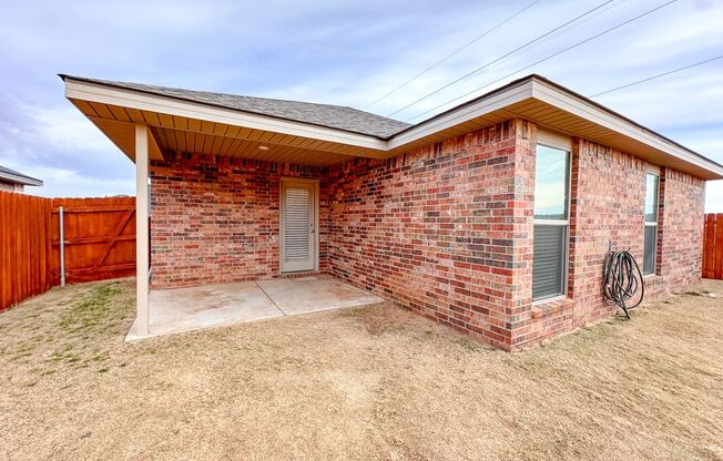 3 beds, 2 baths, $1,595