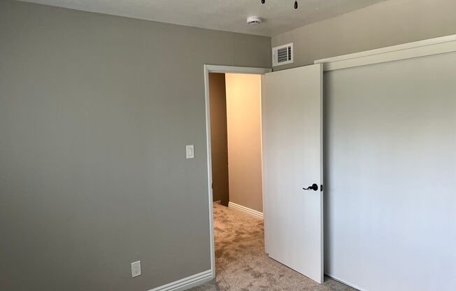 2 beds, 1.5 baths, 1,040 sqft, $1,650, Unit Apt 25