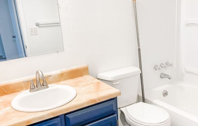 2 beds, 1 bath, 825 sqft, $1,045, Unit C