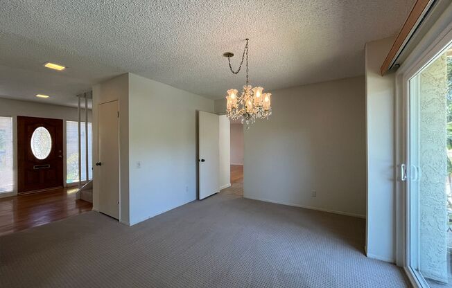 Westlake Village 4+2.5 w/pool, spa, green belt + lake access!