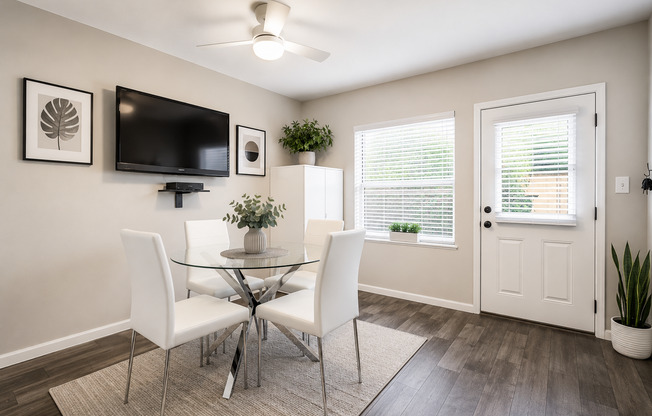 1 BR / 1 Bath Unit Available Now