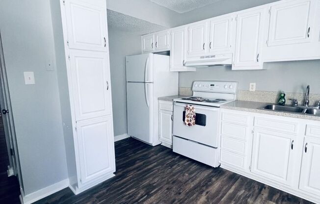 2 beds, 1.5 baths, 990 sqft, $1,200, Unit 912
