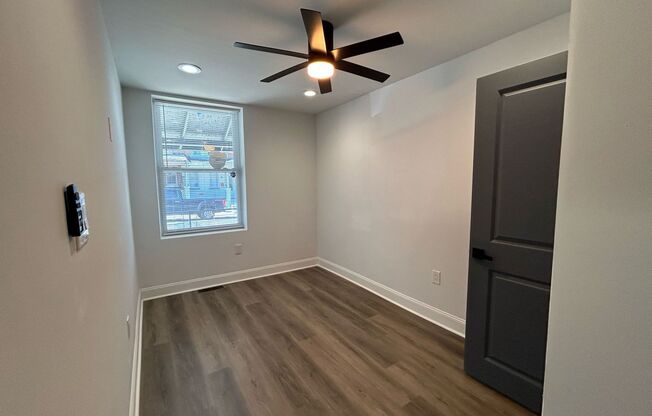818 East Locust Avenue - 818 E Locust Ave