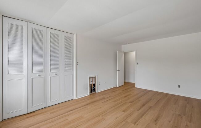 3 beds, 2 baths, 1,209 sqft, $2,330, Unit 115