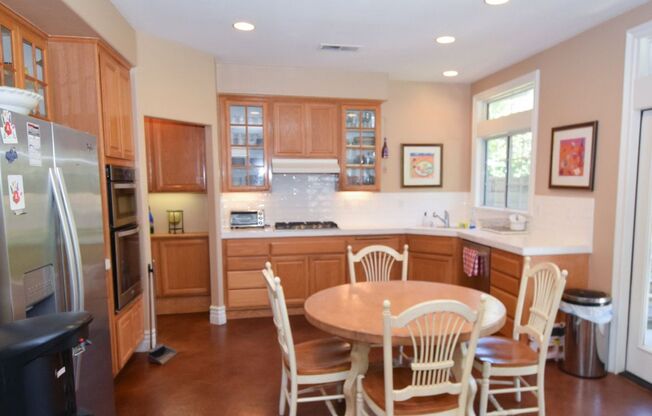 4BED/3BATH Single Family Residence in Thousand Oaks
