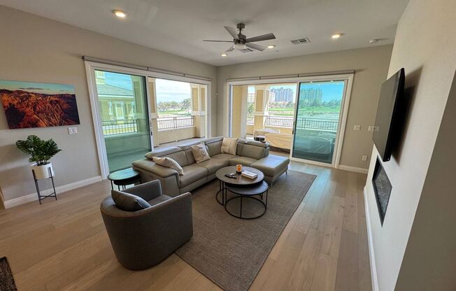 LUXURY 2BEDROOM IN MIRA VILLA W/ STRIP & MTN VIEWS
