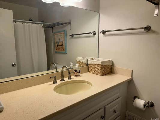 3 beds, 2 baths, 1,300 sqft, $2,900, Unit # FLOOR