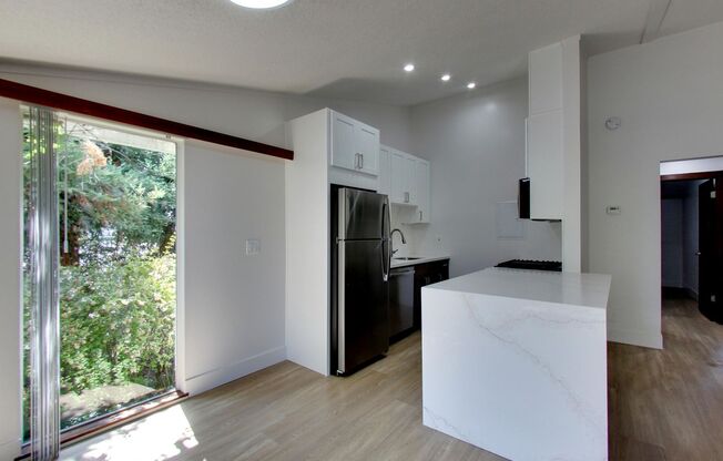 2 beds, 1 bath, 900 sqft, $2,783, Unit 126