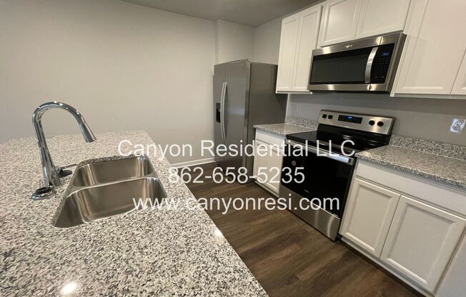 Great Location near everything, beautirul 4 Br 2 Bath