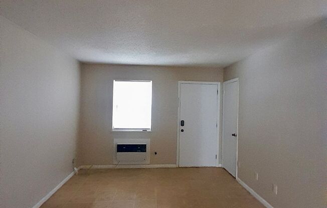 1 bed, 1 bath, 750 sqft, $669, Unit 1