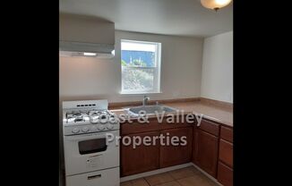 Studio, 1 bath, $1,700, Unit 236 Locust Street #3, Watsonville, CA 95076