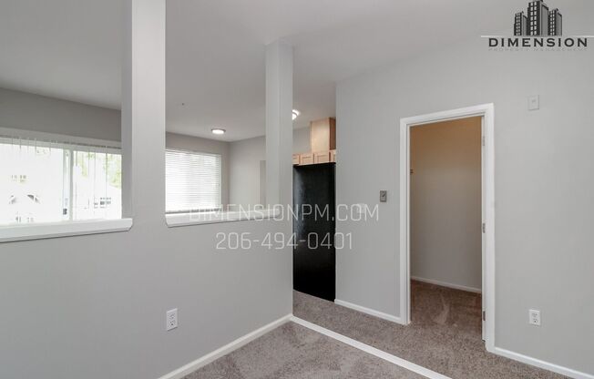 Beautifully Remodeled Studio in a Prime Location – Water/Sewer/Garbage Included!