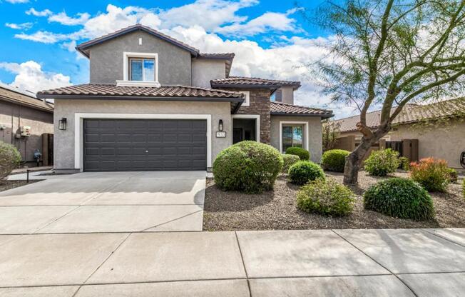 1933 W BLACK HL RD