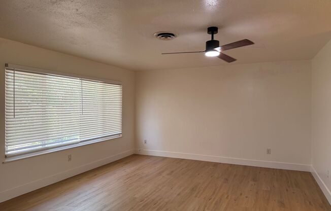 Beautifully Renovated 3 Bed 2 Bath!