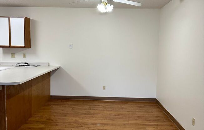2 beds, 2 baths, $1,075, Unit 1736-205