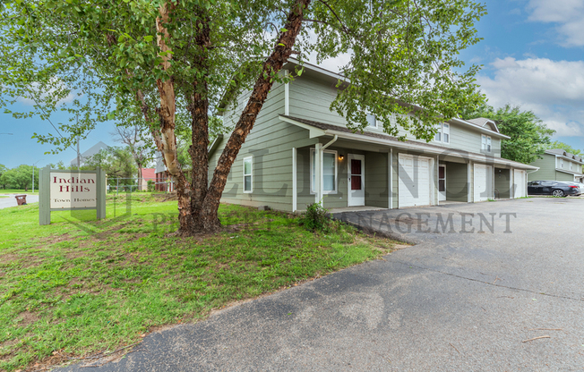 1127 N MERIDIAN AVE
