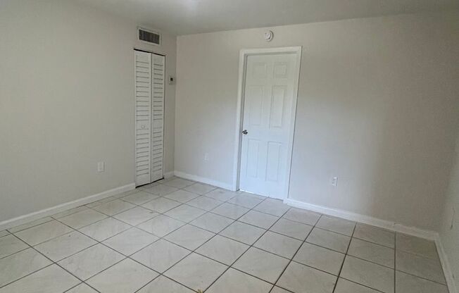 555 SW 4Th ST