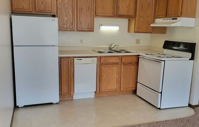 1 bed, 1 bath, 630 sqft, $685, Unit 16