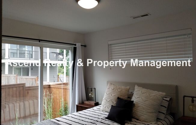 Price Drop!! 4 Bed Full Bed & Bath on Main Next to Commonwealth Lake & Minutes to Cedar Hills Crossing