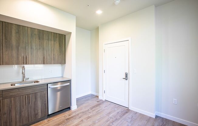 1 bed, 1 bath, 372 sqft, $1,425, Unit 505