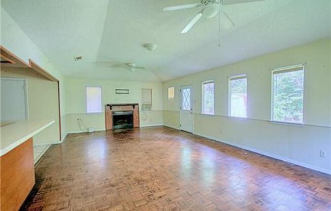 154 BEN DR