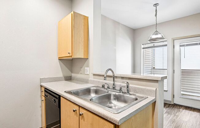 1 bed, 1 bath, 728 sqft, $1,675, Unit D203