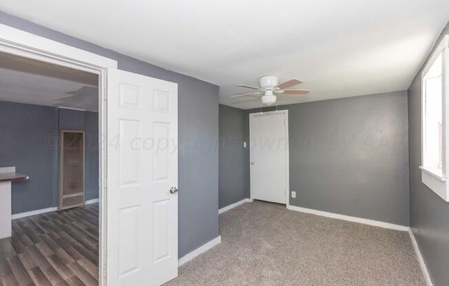 2 beds, 1 bath, $775, Unit # REAR